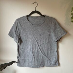 Everlane The Cotton Box-Cut Pocket Tee in “heathered grey” color, size medium